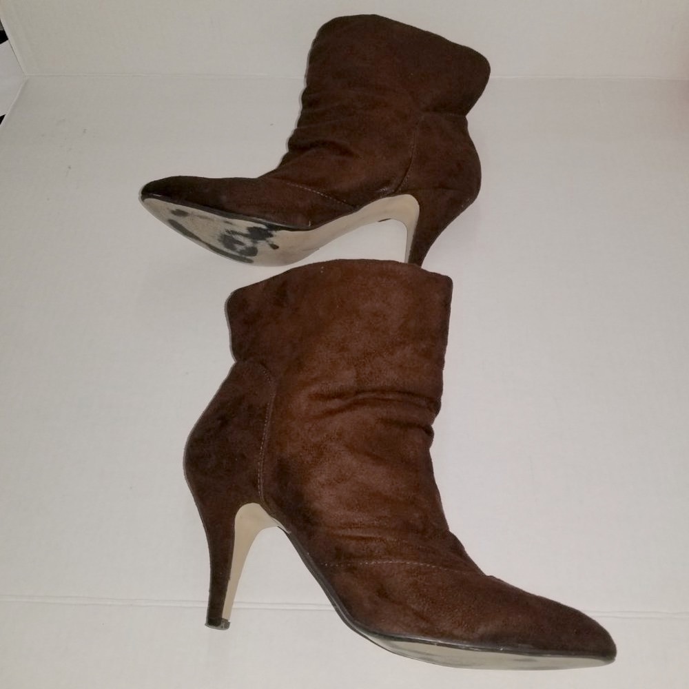 BAMBOO Brown‎ Heels Booties - Picture 5 of 11